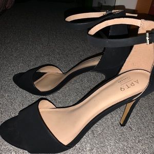 APT .9 black heels